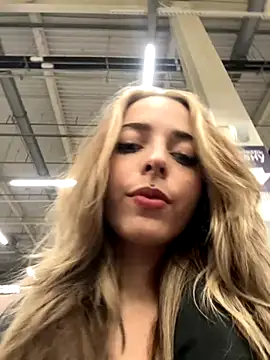 LoraaDoll online show from November 5, 3:50 pm