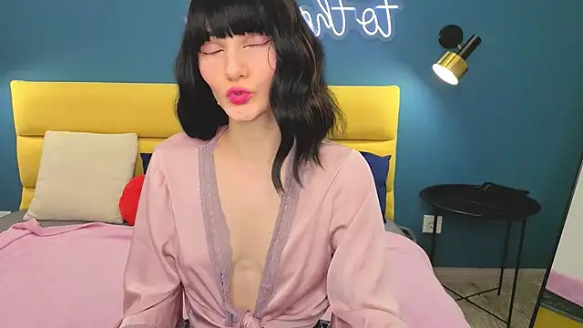 Lili flowerr online show from April 22, 11:40 am