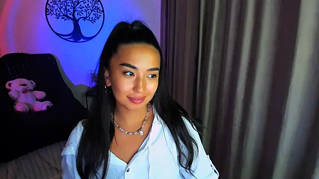 worldofkim online show from September 11, 9:37 pm