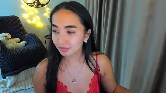 worldofkim online show from December 22, 1:25 pm