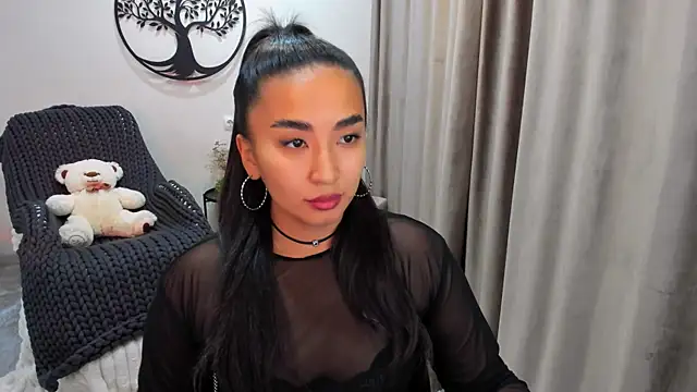 worldofkim online show from October 24, 4:58 pm