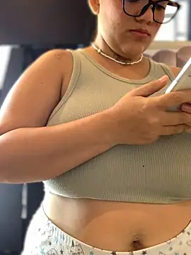 Michellesexxy online show from September 25, 9:01 pm