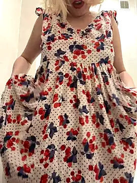 Yourdirtybitch online show from September 25, 8:02 am