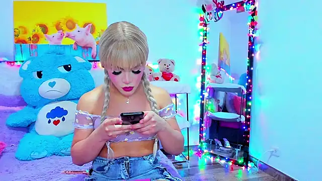 Candy Candy   online show from February 4, 7:50 pm