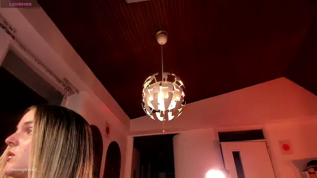 misschloe   online show from March 29, 1:26 am