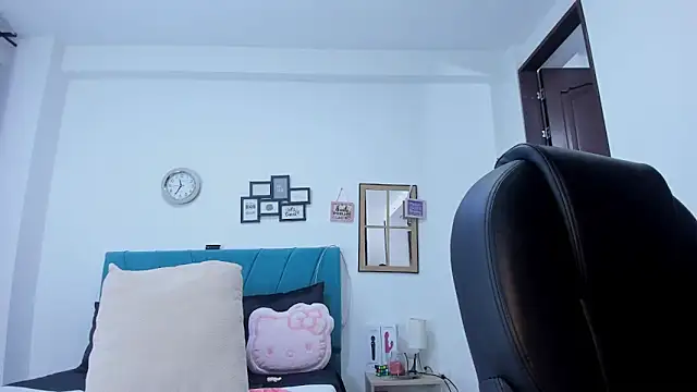 kamila lopez online show from February 20, 7:37 pm