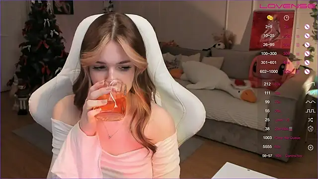 Frau Lina online show from January 11, 2:11 pm