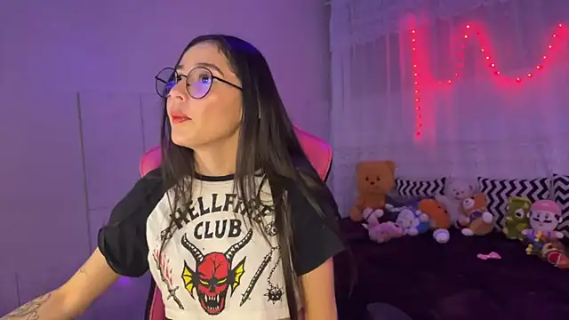 Lua34682 online show from December 1, 11:51 pm