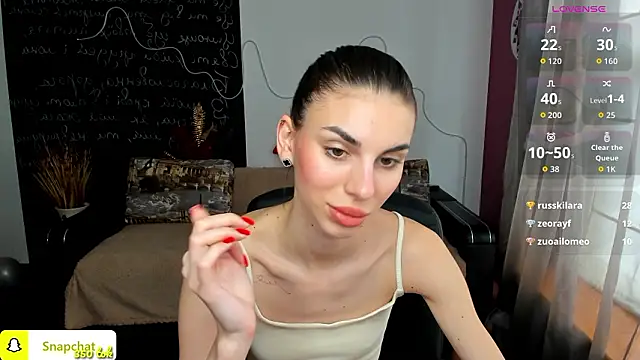 EmmyGreans online show from March 21, 8:19 am