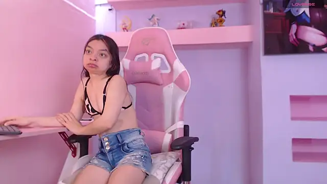 CharlotteMuller online show from October 9, 9:30 pm