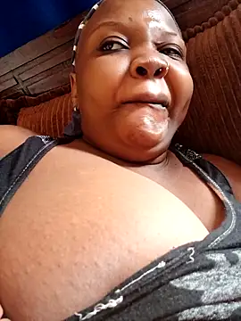 queennapal online show from March 24, 6:08 am