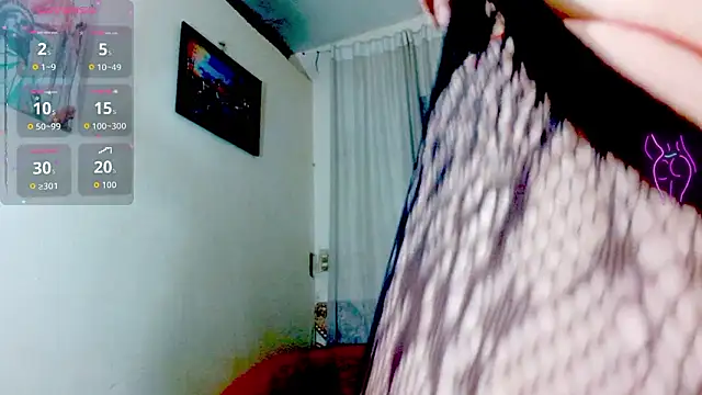 Eva Hoot online show from February 2, 1:43 pm