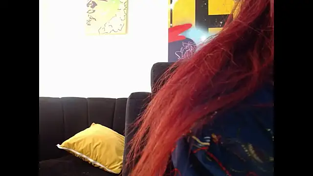 SuzzyyM online show from October 9, 7:51 pm