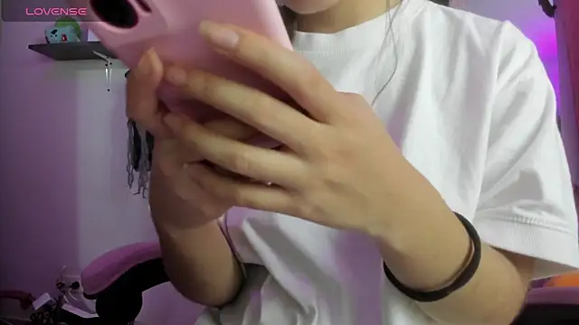 saralolo420 online show from October 21, 12:03 am