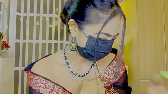 MonalisaDono18 online show from April 11, 7:50 pm