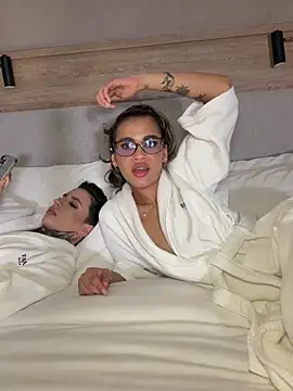 Lianh Benett online show from February 14, 9:44 am