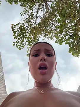 Syka0001 online show from April 14, 11:10 am