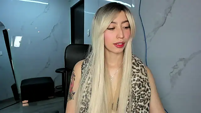 LilithCooperr  online show from October 10, 9:41 pm