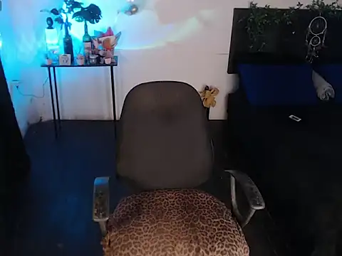 LiaScarlett online show from November 2, 4:16 am