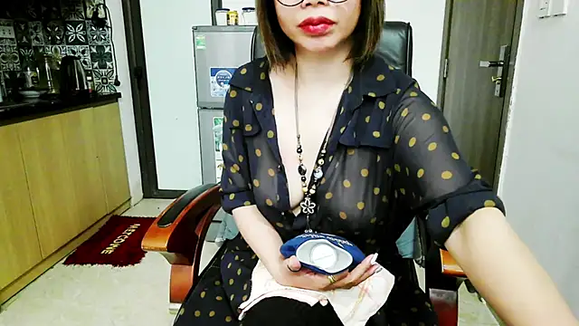 Miu-Le online show from November 24, 7:05 pm