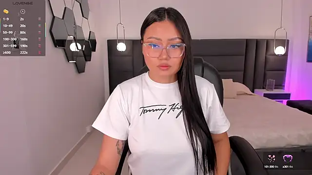 AmberLewis  online show from October 14, 2:47 am