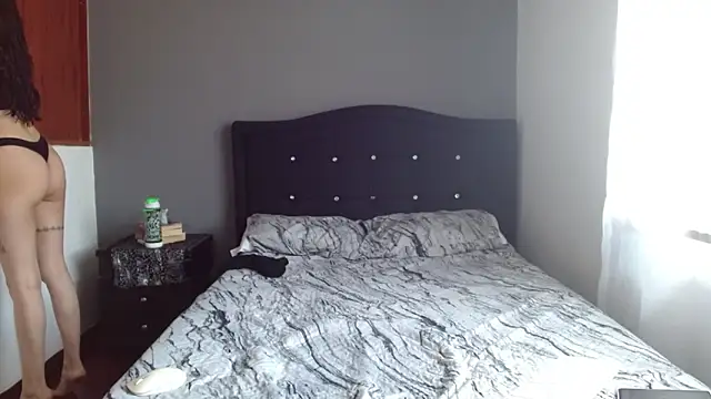 Emilia 1995 online show from November 18, 5:03 pm