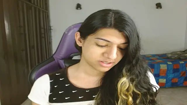 engielphoenis14 online show from October 18, 12:46 am