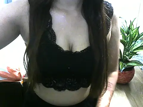 Yours-Love online show from October 12, 9:39 pm