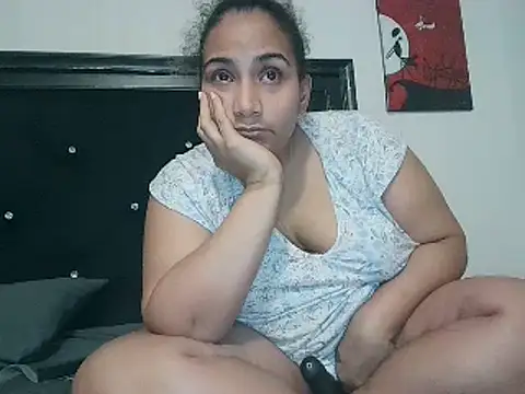 MrAndMrsCrook online show from December 2, 7:10 am