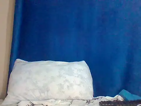 sweet love00 online show from April 8, 6:26 am