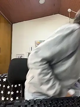 karlamorris  online show from February 27, 1:33 pm