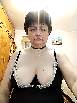 IsXLoves online show from September 9, 6:19 pm