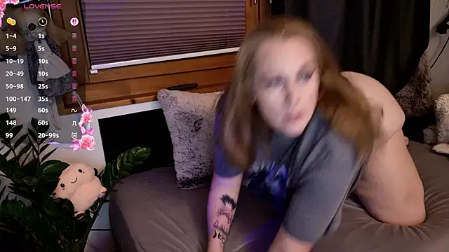 Big Beautiful MILF online show from October 29, 9:06 pm