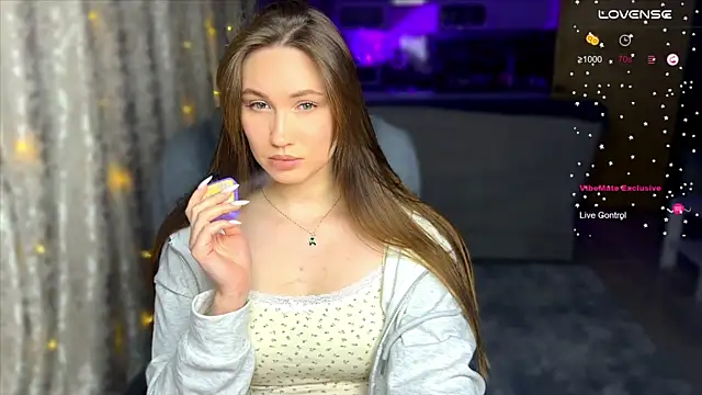 ChloeMillerMeow online show from September 17, 7:12 pm