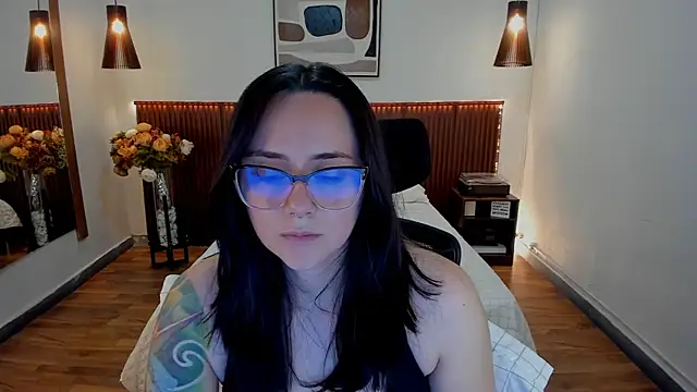 KatherineBond online show from June 12, 7:33 pm