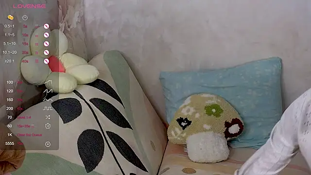 TrissMerigold9 online show from October 28, 9:15 am