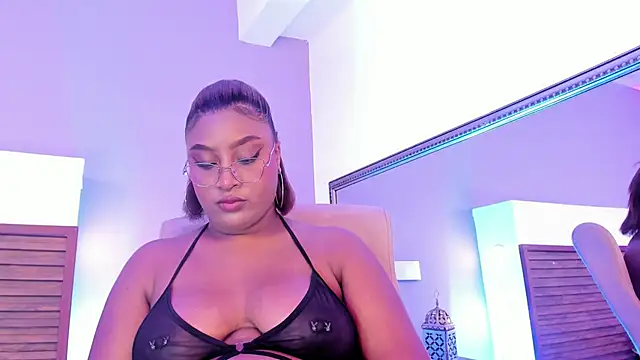 Adelehottman online show from March 28, 2:05 pm