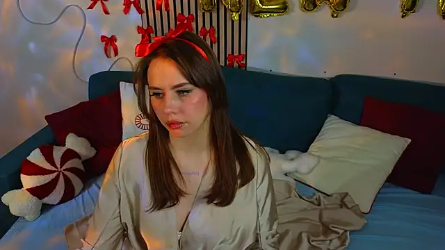 Aisha Riley online show from January 9, 4:11 pm