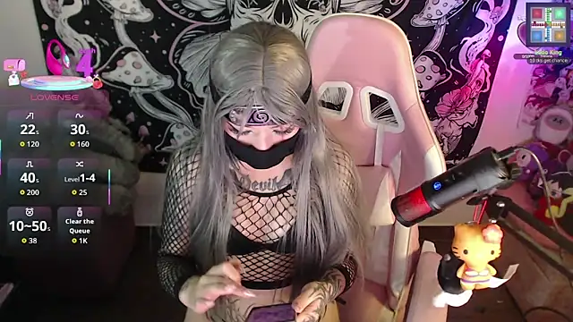 GamerCarrie online show from October 30, 9:44 am