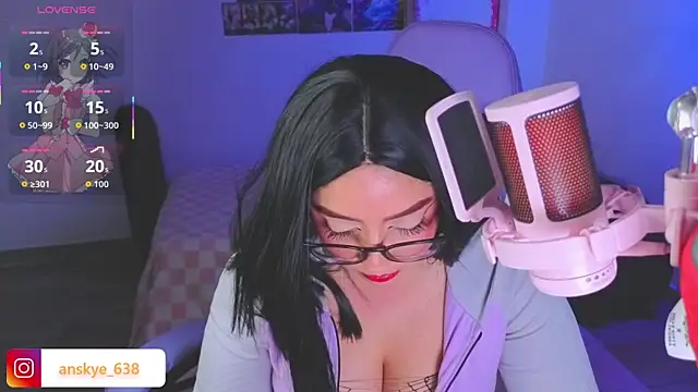 AnngelaSkye online show from April 9, 7:36 am