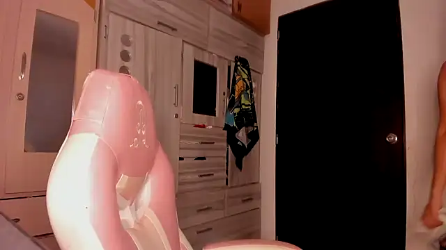 littlelight1 online show from November 12, 1:42 pm