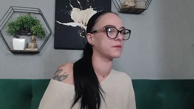 IzabelllNoir online show from February 2, 6:45 am