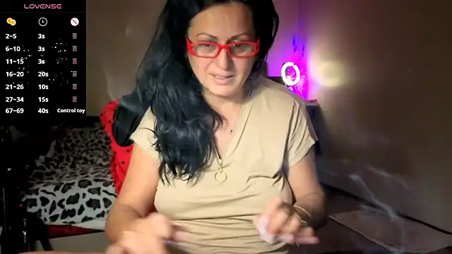 YourDreamLoverr online show from November 12, 12:30 am