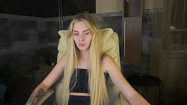 ChloeBrightt online show from November 26, 9:49 pm