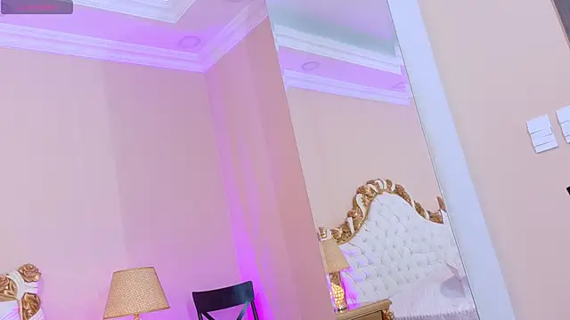 AdelinaVans online show from October 7, 11:25 am