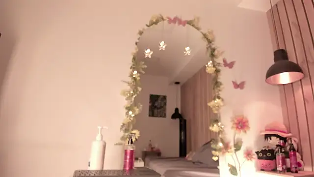 sofiesoft online show from February 2, 9:47 pm