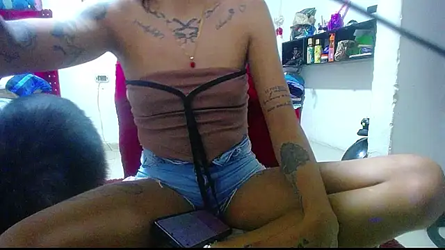 Triogirlhorny  online show from October 14, 1:52 am