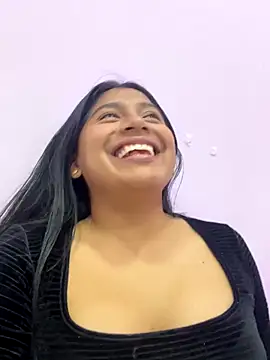 LinnaGardenia online show from November 8, 8:47 pm