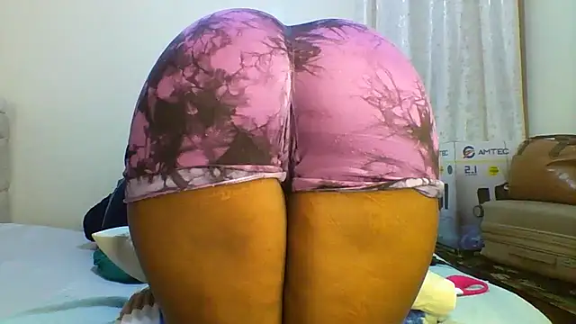 Petitiebooty online show from February 24, 6:12 am