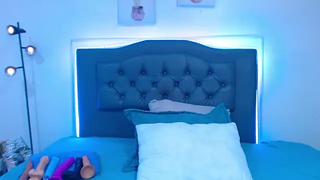 candy lux  online show from February 27, 9:25 pm